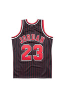 Mitchell & Ness Chicago Bulls Alternate Michael Jordan Trikot 1996/97